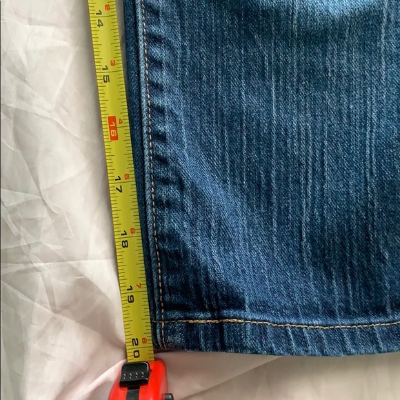 Levi’s capris - Picture 8 of 9